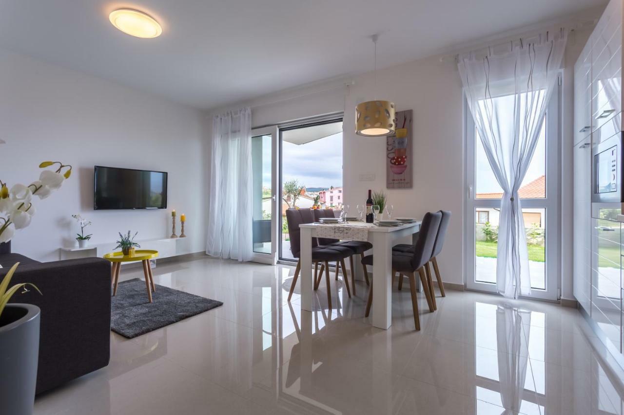 Apartment Elegance Krk Town Extérieur photo